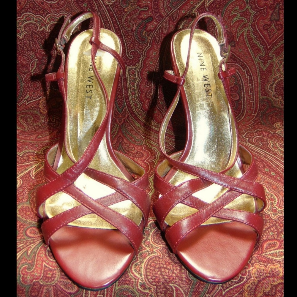 NINE WEST burgundy sandals 6.5 w/4" heel 💥🕚 - Picture 2 of 9